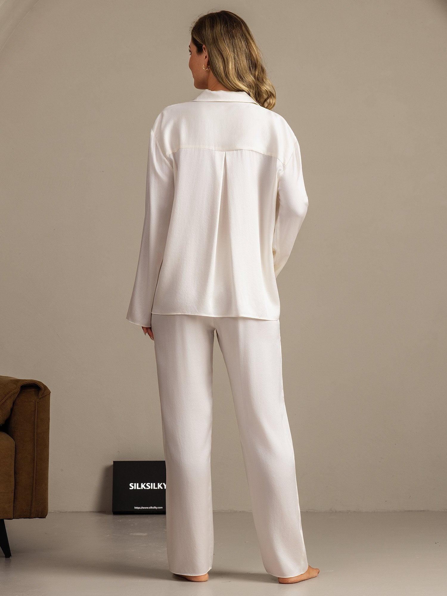 [Blanc] SilkSilky-FR 19Momme Soie Découpe V Femme Pyjamas 002