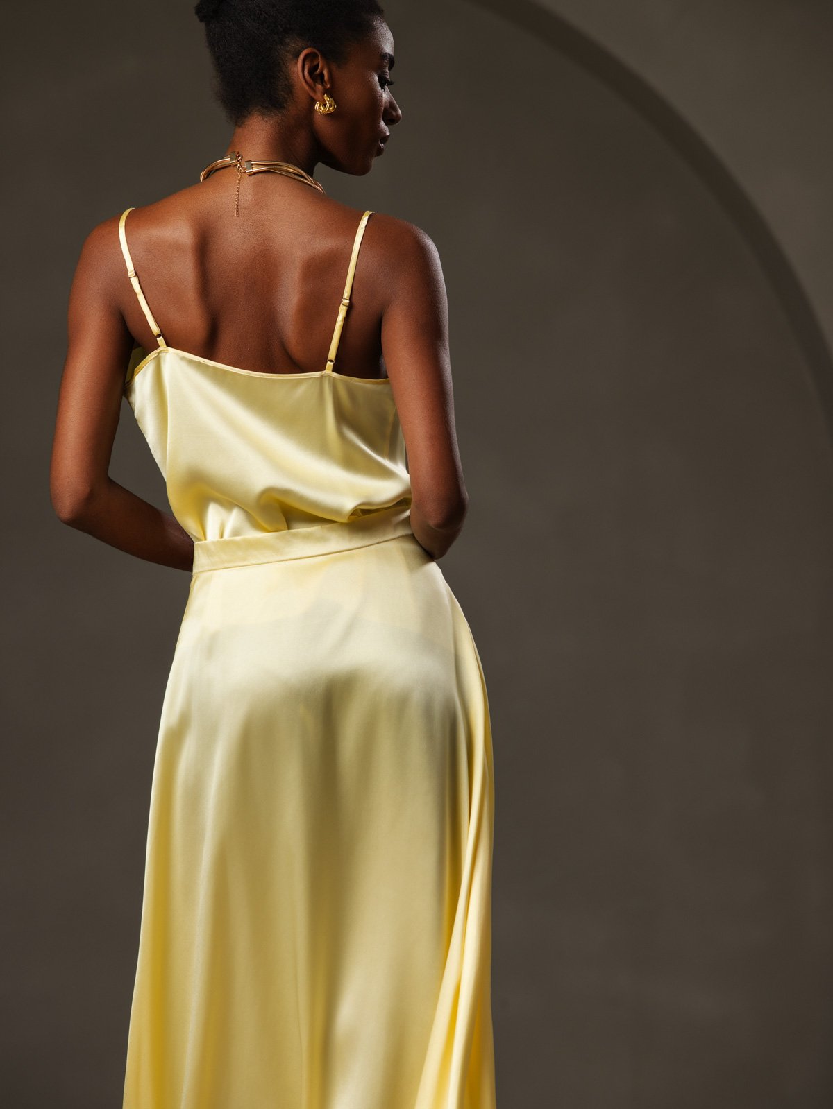 [Jaune] SilkSilky-FR 19Momme Soie Col Bénitier Top À Fines Brides 004