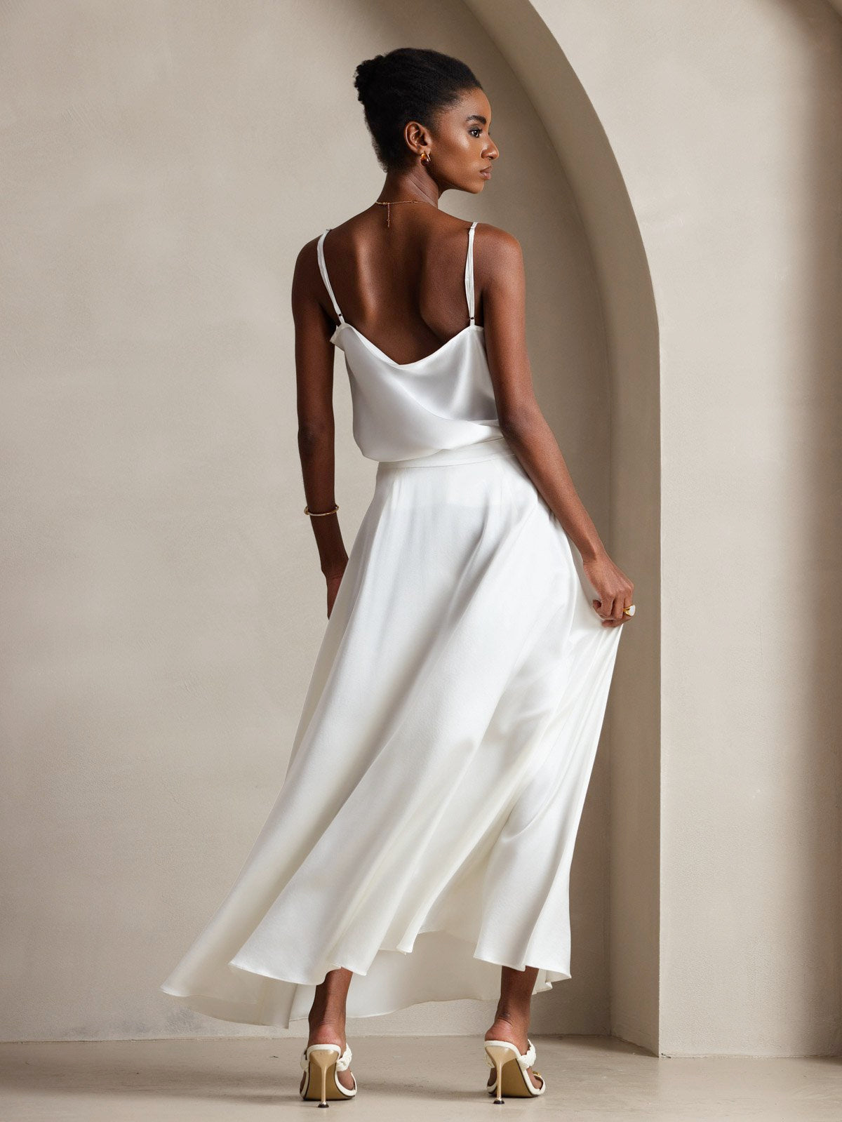 [Blanc] SilkSilky-FR 19Momme Soie Col Bénitier Top À Fines Brides 002