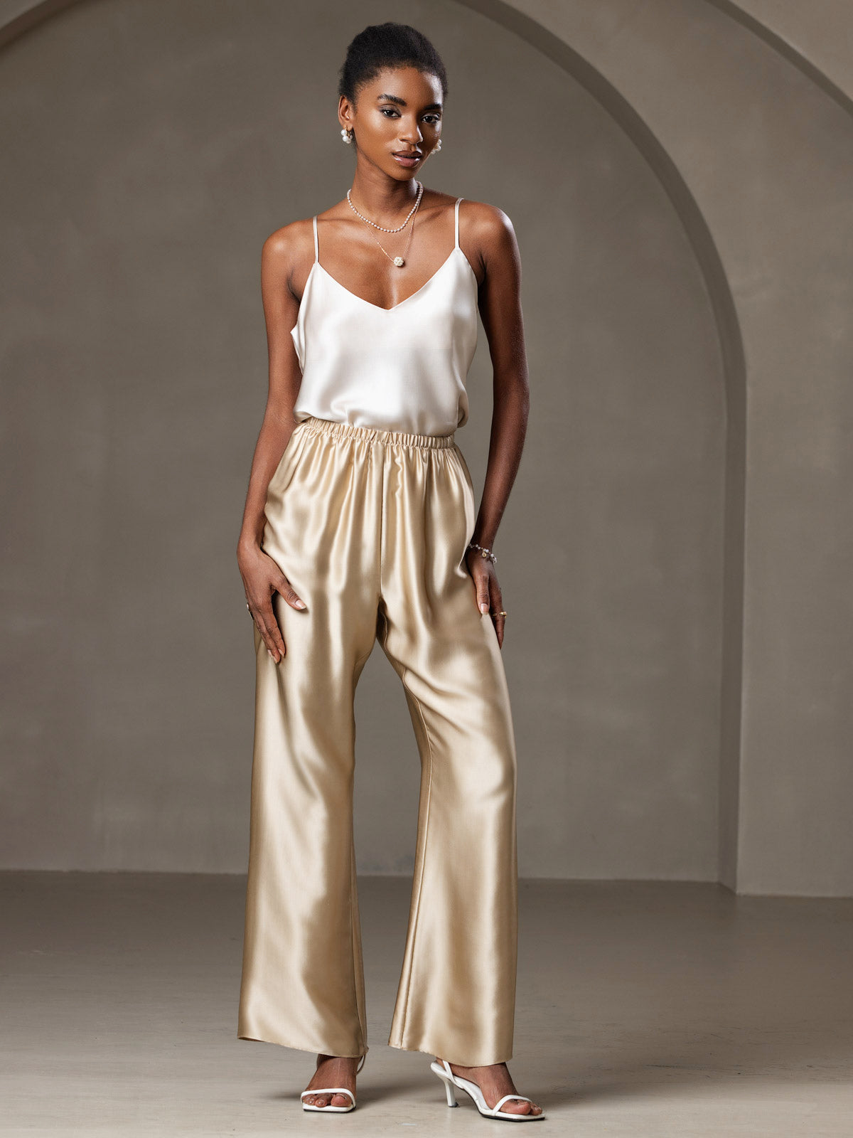 [Beige] SilkSilky-FR Pure Soie Col en V Top À Fines Brides 005
