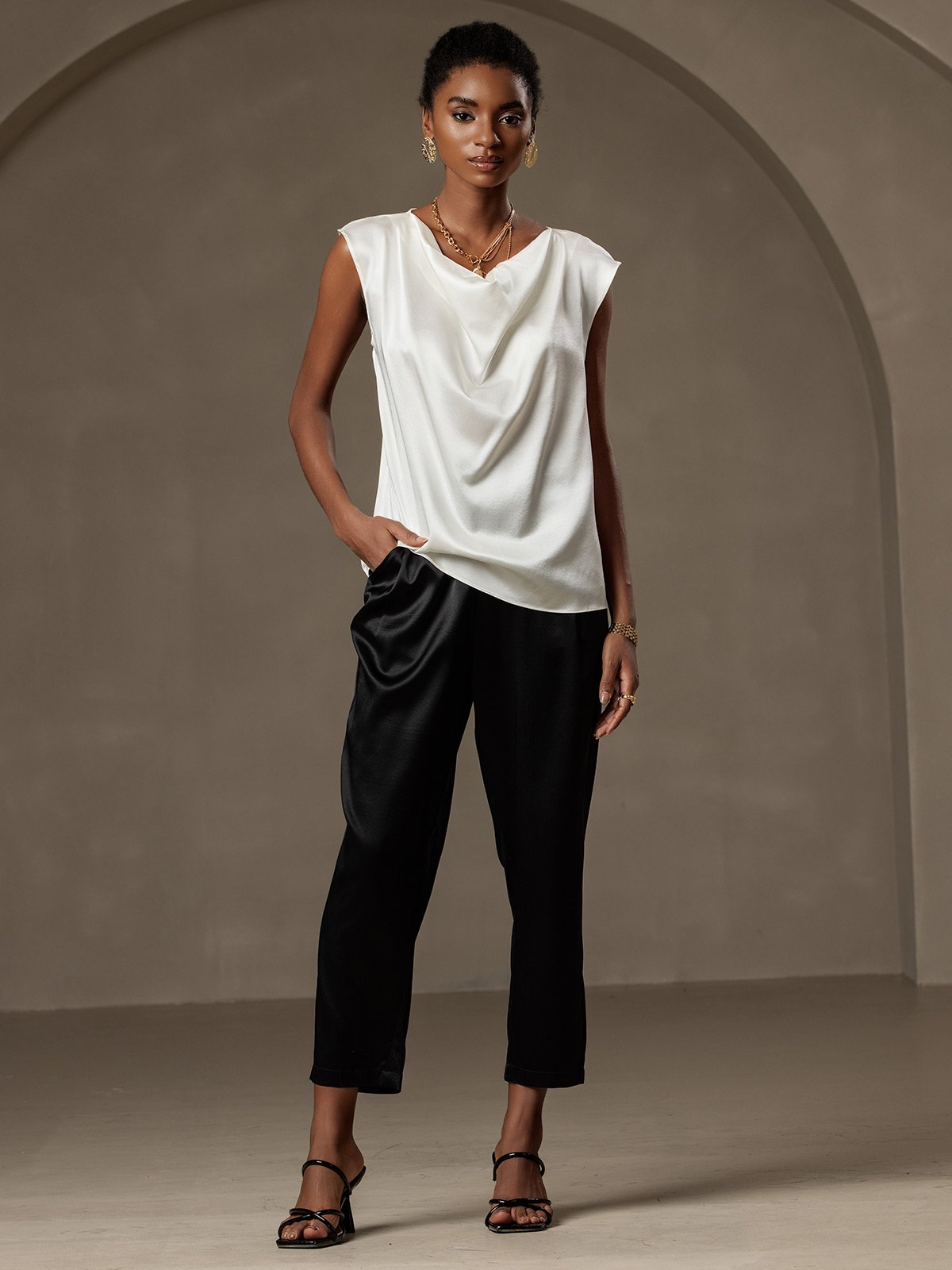 [Blanc] SilkSilky-FR 19Momme Soie Sans manches Col Bénitier Femme T-Shirt 004