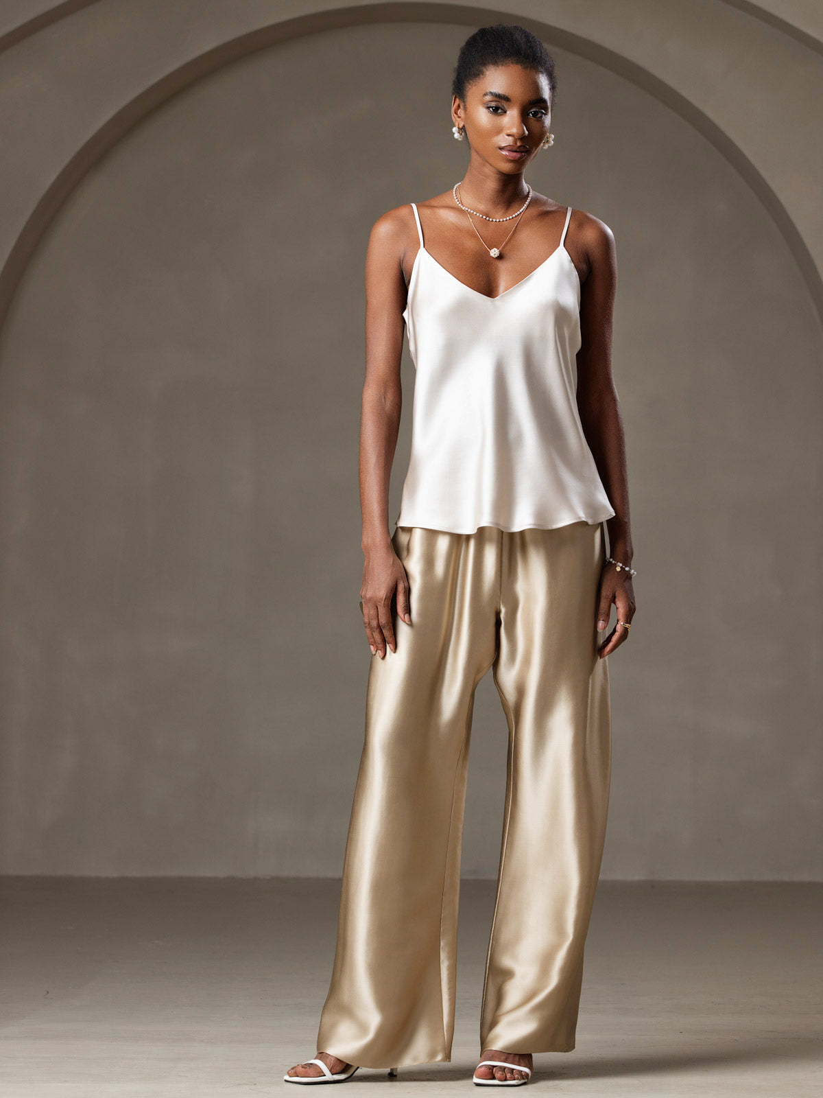 [Beige] SilkSilky-FR Pure Soie Col en V Top À Fines Brides 003