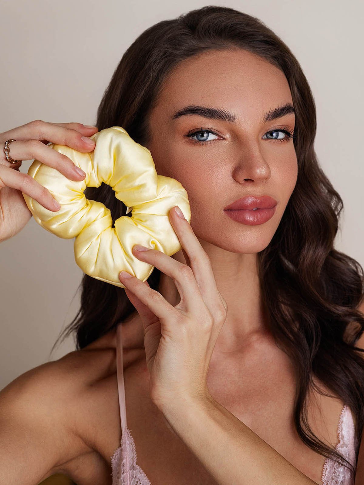 [Jaune] SilkSilky-FR Soie Scrunchie 001