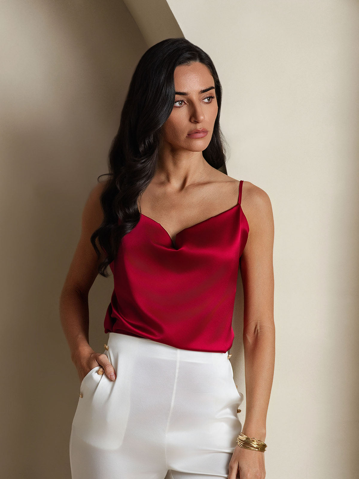 [Rouge Vineux] SilkSilky-FR 19Momme Soie Col Bénitier Top À Fines Brides 003