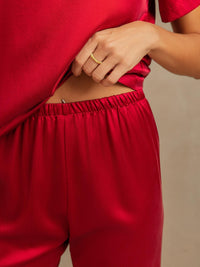 Détail tissu soie rouge 19 momme lustre brillance