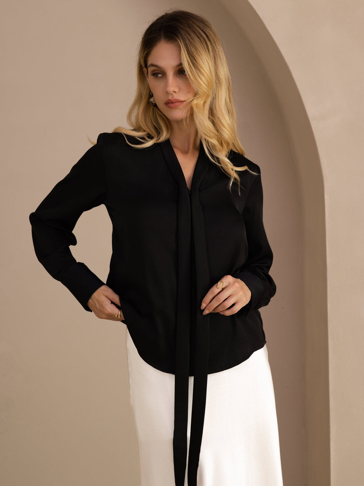 [Noir] SilkSilky-FR Long Sleeve Tie Neck Blouse 002