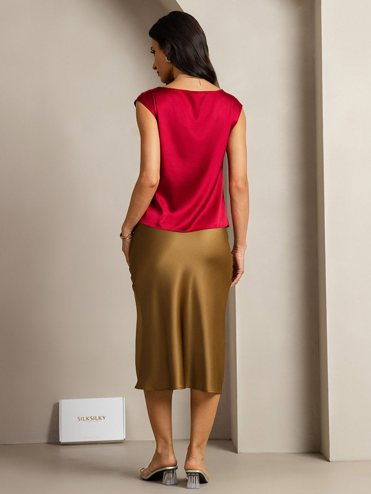 [Rouge Vineux] SilkSilky-FR 19Momme Soie Sans manches Col Bénitier Femme T-Shirt 002