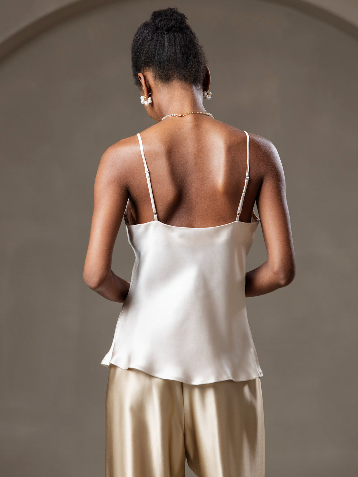 [Beige] SilkSilky-FR Pure Soie Col en V Top À Fines Brides 002