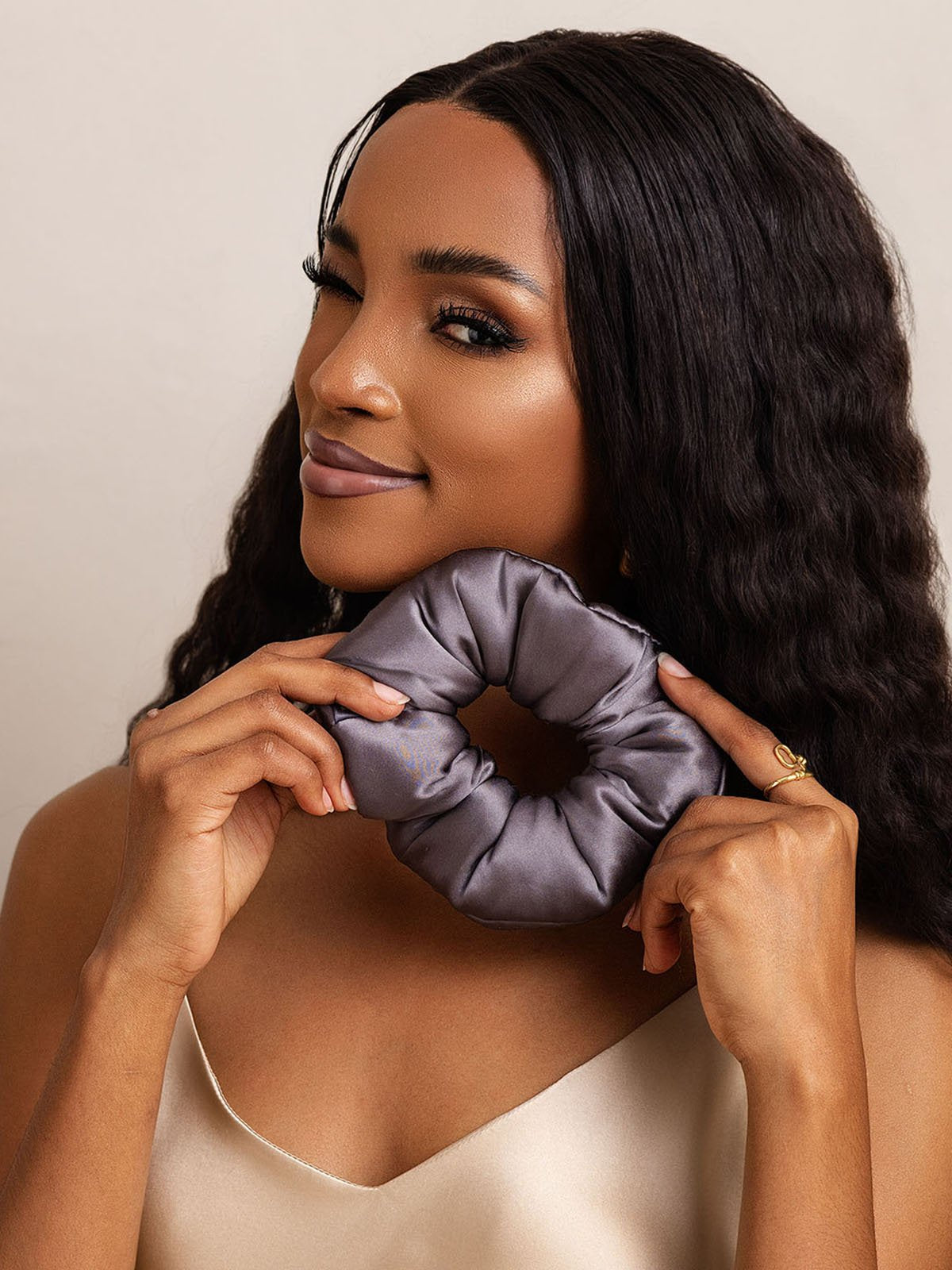 [Gris Foncé] SilkSilky-FR Soie Scrunchie 001