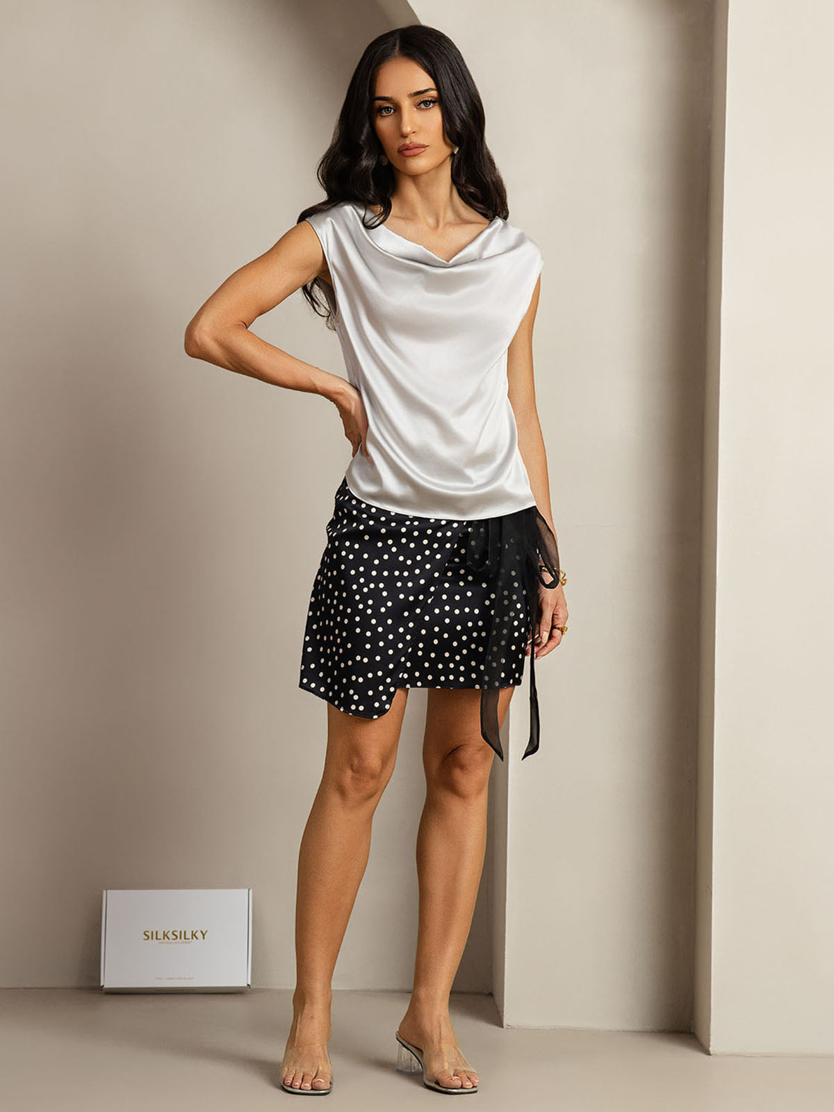 [Argent] SilkSilky-FR 19Momme Soie Sans manches Col Bénitier Femme T-Shirt 003