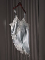 SilkSilky-FR Spaghetti Strap V Neck Top À Fines Brides video 001